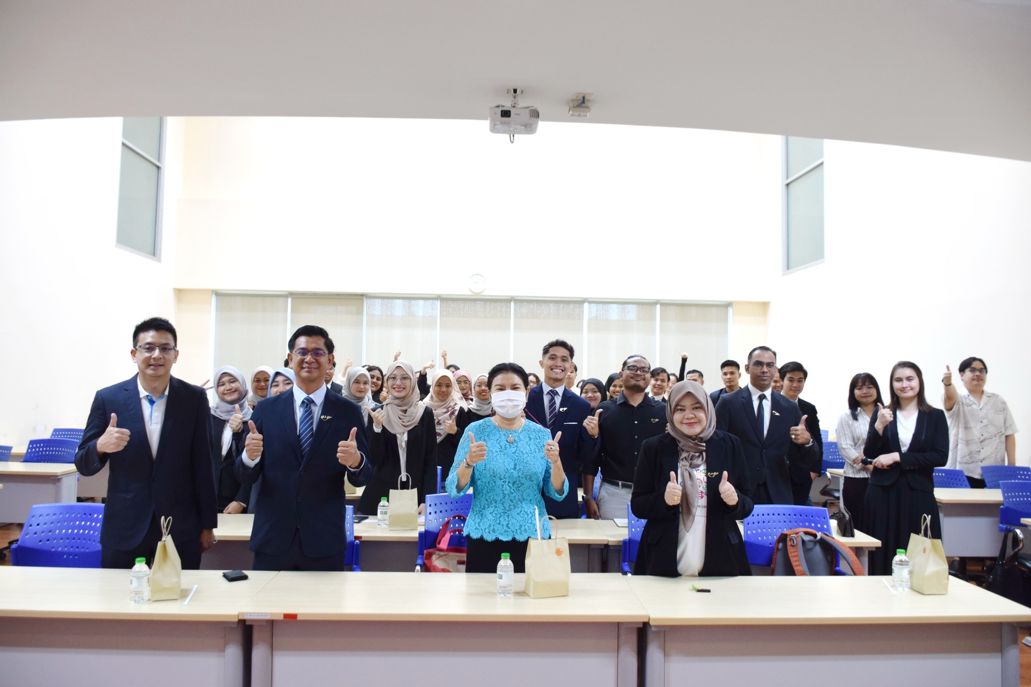 The Graduate School of Public Administration (GSPA NIDA) welcomed faculty and students from Universiti Teknologi MARA (UiTM) Malaysia, UiTM-GSPA,NIDA Global Community Outreach 2023