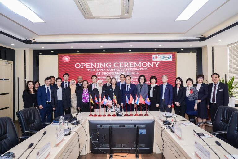 รองศาสตราจารย์ ดร.ติญทรรศน์ ประทีปพรณรงค์ เข้าร่วมเป็นคณะกรรมการตรวจประเมินคุณภาพการศึกษาเครือข่ายมหาวิทยาลัย อาเซียน “ The 379th AUN-QA Assessment at Programme Level ”